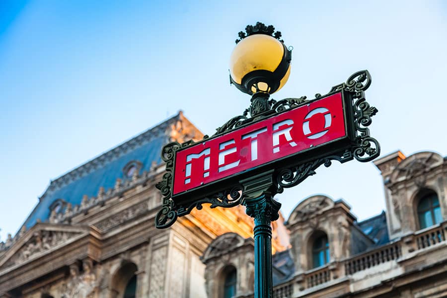 Lampadaire Art Nouveau, métro parisien